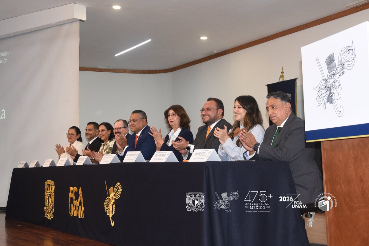 FCAUNAMOFICIAL's tweet photo. Bienvenida al personal docente de la FCA.

El director de la Facultad, Dr. Armando Tomé González, acompañado por los jefes de carrera, coordinadores académicos y funcionarios, dio la bienvenida a la planta académica con motivo del próximo inicio del semestre 2027-1.

#FCAUNAM https://t.co/uHUHLrX4e9
