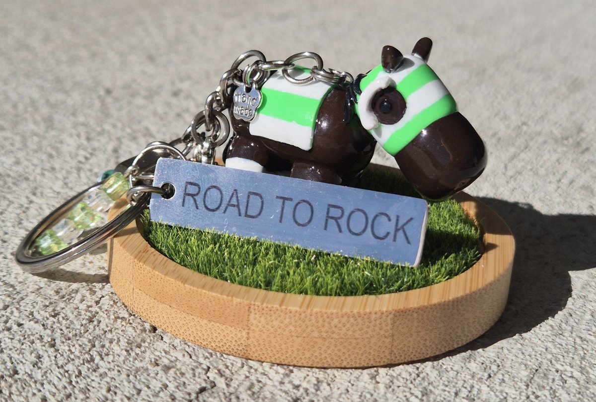 TracksideCharms's tweet photo. Welcome to Trackside Charms 🏇

Your horse. In your pocket. 🐴
Handmade polymer clay keychains &amp; mini figures for racing fans, owners &amp; syndicates. Fully customised to you!

Your horse. Your silks. Your champion.

Send a DM to order! 
#Racing #horseracing https://t.co/oyDGOHVoEI