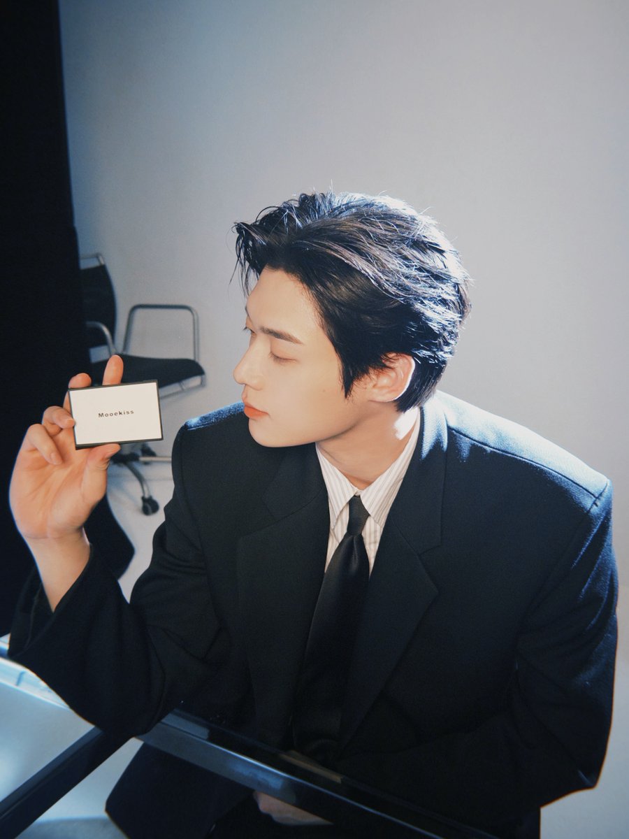 oriioree's tweet photo. 무키스 비하인드📸 https://t.co/bJMhUw2LJb