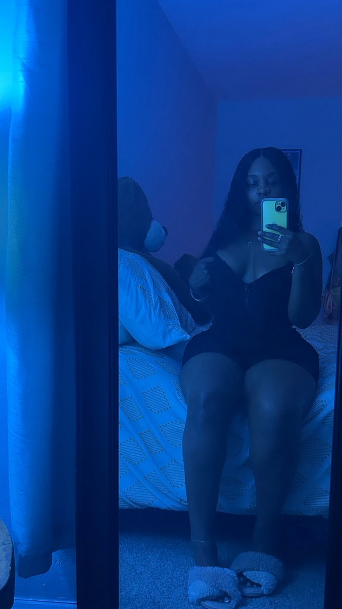 thatflwater's tweet photo. don’t get too blue 🌀 https://t.co/6yN2awcGr9