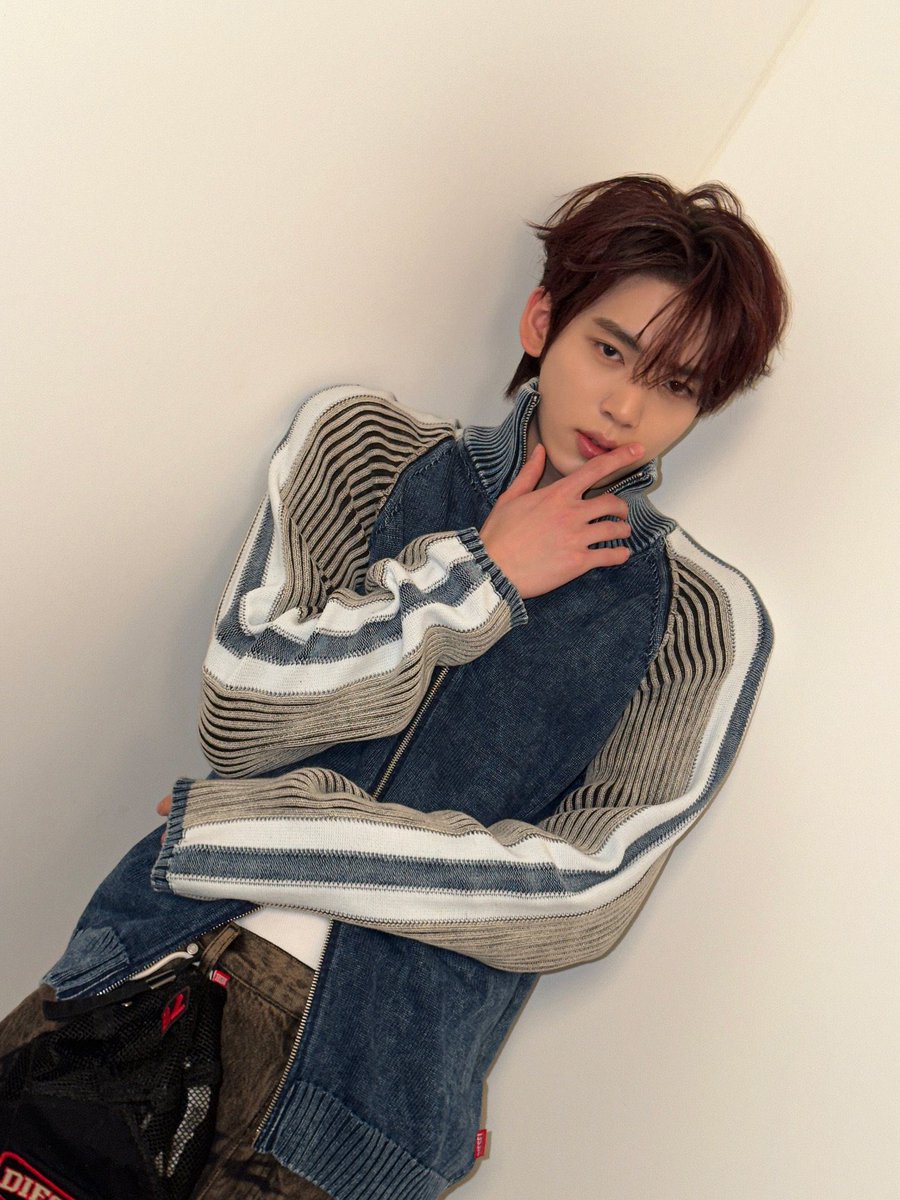 Yuzjins's tweet photo. Another collection of moments from our shoot. https://t.co/ZeUyrkuyBl