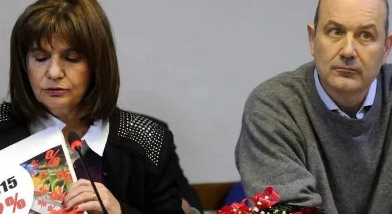 MatiAromi's tweet photo. Estas dos basuras vienen ARRUINANDO EL PAIS hace MÁS DE 20 AÑOS. Nunca más pueden formar parte de un Gobierno, NUNCA MÁS. Son de lo peor que le pasó a la Argentina desde la vuelta de la democracia. https://t.co/vbRLV2D3yz