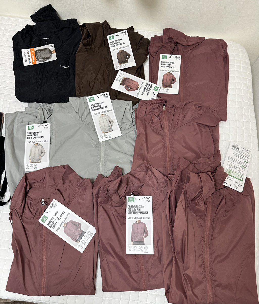 cherry_peach04's tweet photo. FINALLY DAISO WINDBREAKER ADA PRODUK BARUNYA LAGIIII . Cusss yang mauu jastip bisa yaa. Ada group WAnya jugaaa 😍

120.000 (DP 60.000) 

HAndcarry sampe indo 12 Agustus ya https://t.co/PfjyS0JYOy
