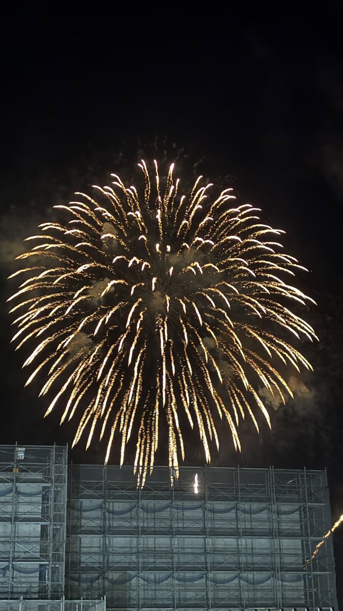 kireininaru0812's tweet photo. 席で見る花火
ゆったり見れて最高の時間でした
この大会に関わったすべての方に感謝です。

#琵琶湖花火大会　
#長栄 
#ベルヴィ夏祭り https://t.co/olMevZI9UV