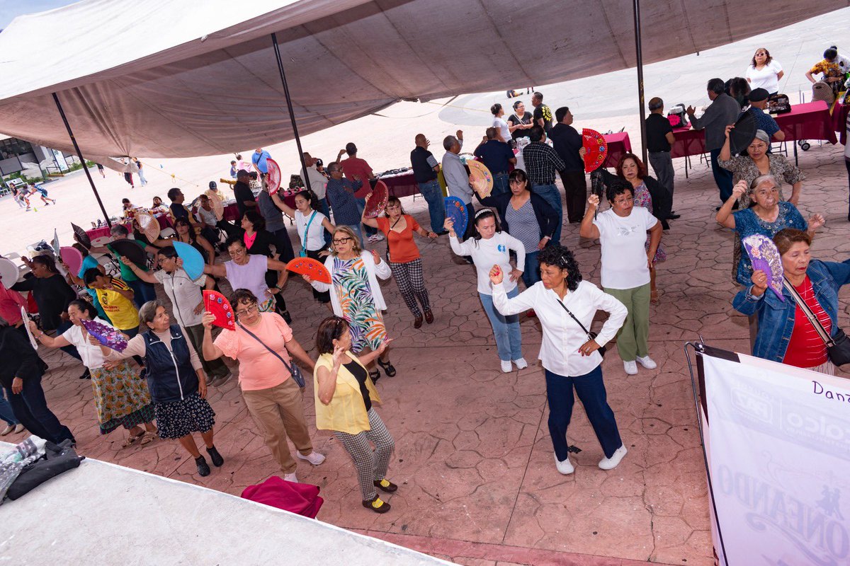 IztacalcoAl's tweet photo. 💃🕺 Como cada jueves, la magia del #Danzoneando llena de alegría la explanada de la Alcaldía Iztacalco. Un punto de encuentro donde mujeres y hombres bailan, ríen y disfrutan juntos del danzón.
Te esperamos todos los jueves a las 4:00 pm.
¡No faltes! 🎶 https://t.co/3iNA5KrphO