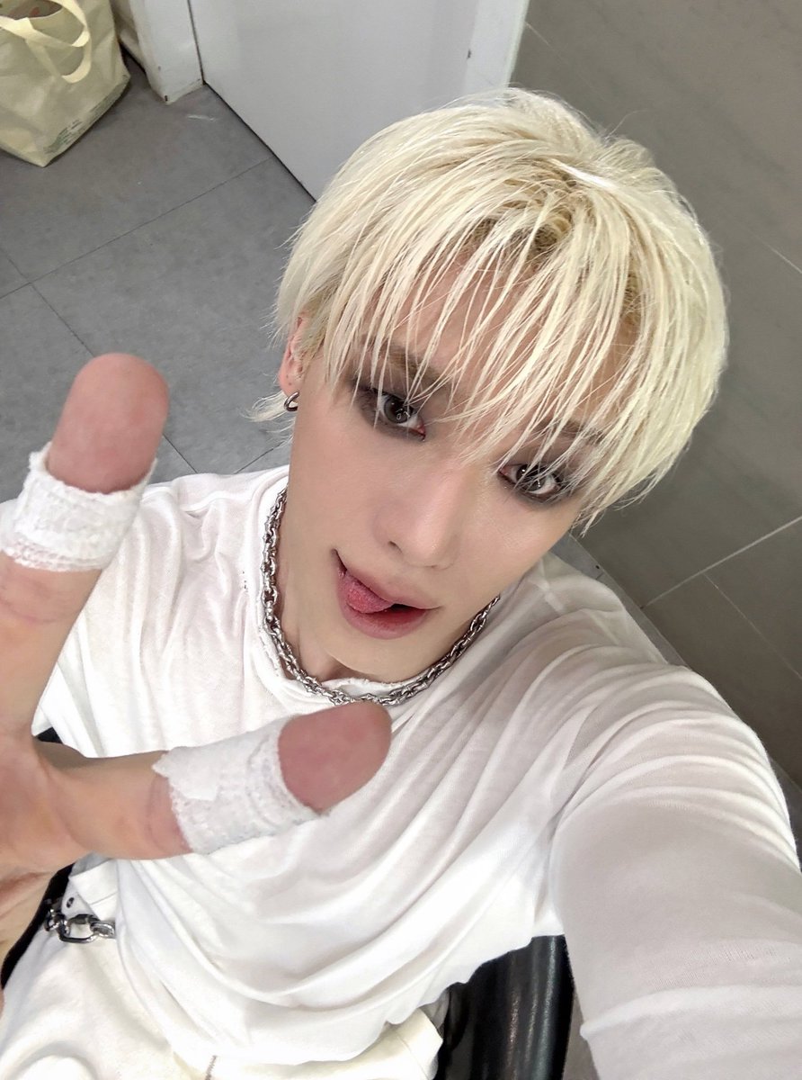 LikeHoOoO's tweet photo. 나는 이 쟈가운 냉미남이 위니바보라서 좋아 https://t.co/2rLEqNVIBu