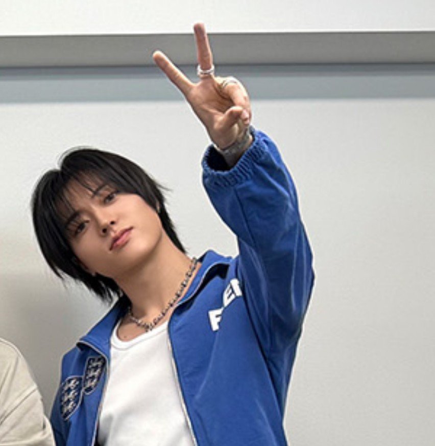 watanabewyou's tweet photo. why is he so pretty😭🤏🏻 centil bgt https://t.co/tZ2D5sDmEk