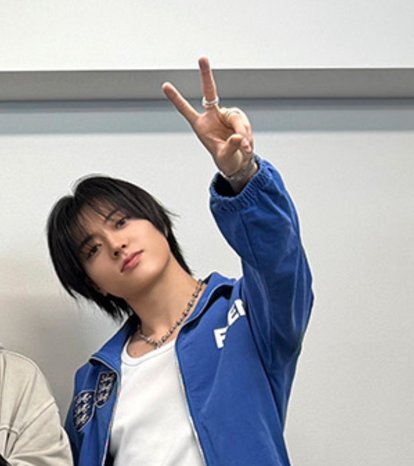 watanabewyou's tweet photo. why is he so pretty😭🤏🏻 centil bgt https://t.co/tZ2D5sDmEk