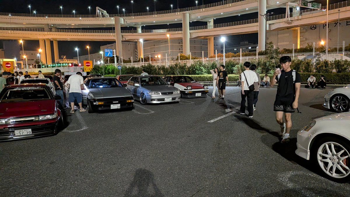 2419_roox's tweet photo. 8/6 daikoku night meeting
The 86 Day（HACHIROKU Day）
#daikoku
#toyota86
#nissan 
#roox 
#rooxhighwaystar 
#大黒パーキング 
#大黒pa
#japanesekeiculture 
#jdm 
#usdm https://t.co/6sdb6wl58H