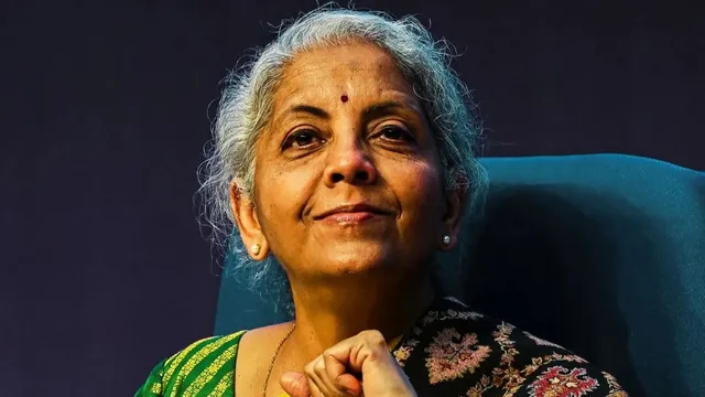 greatandhranews's tweet photo. సాధారణ యూపీఐ వినియోగదారులకు ఎలాంటి అదనపు ఛార్జీలు ఉండవు.

 ఛార్జీలు కేవలం పెద్ద వ్యాపార సంస్థలకే వర్తిస్తాయి.- కేంద్ర ఆర్థిక మంత్రి నిర్మలా సీతారామన్ 

వ్యాపార సంస్థలతో మీరు ఛార్జీలు వసూలు చేస్తారు... వారు సామాన్య ప్రజల నుంచి వసూలు చేస్తారు.

ఇప్పటికే ఎన్ని చూస్తున్నాం మేడమ్... మోదీ సర్కార్ వడ్డింపులు ఎలా ఉన్నాయో, ఏ విధంగా ఉన్నాయో లెక్కలతో సహా సోషల్ మీడియాలో ప్రజలు బయటపెడుతున్నారు.