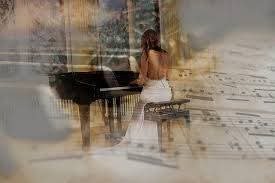 jfbravolira's tweet photo. Eres fantasía dorada, a la orilla de la tarde.
Y en una esquina del mar, tu concierto eleva al cielo mi alma. https://t.co/7PgOADnbLx