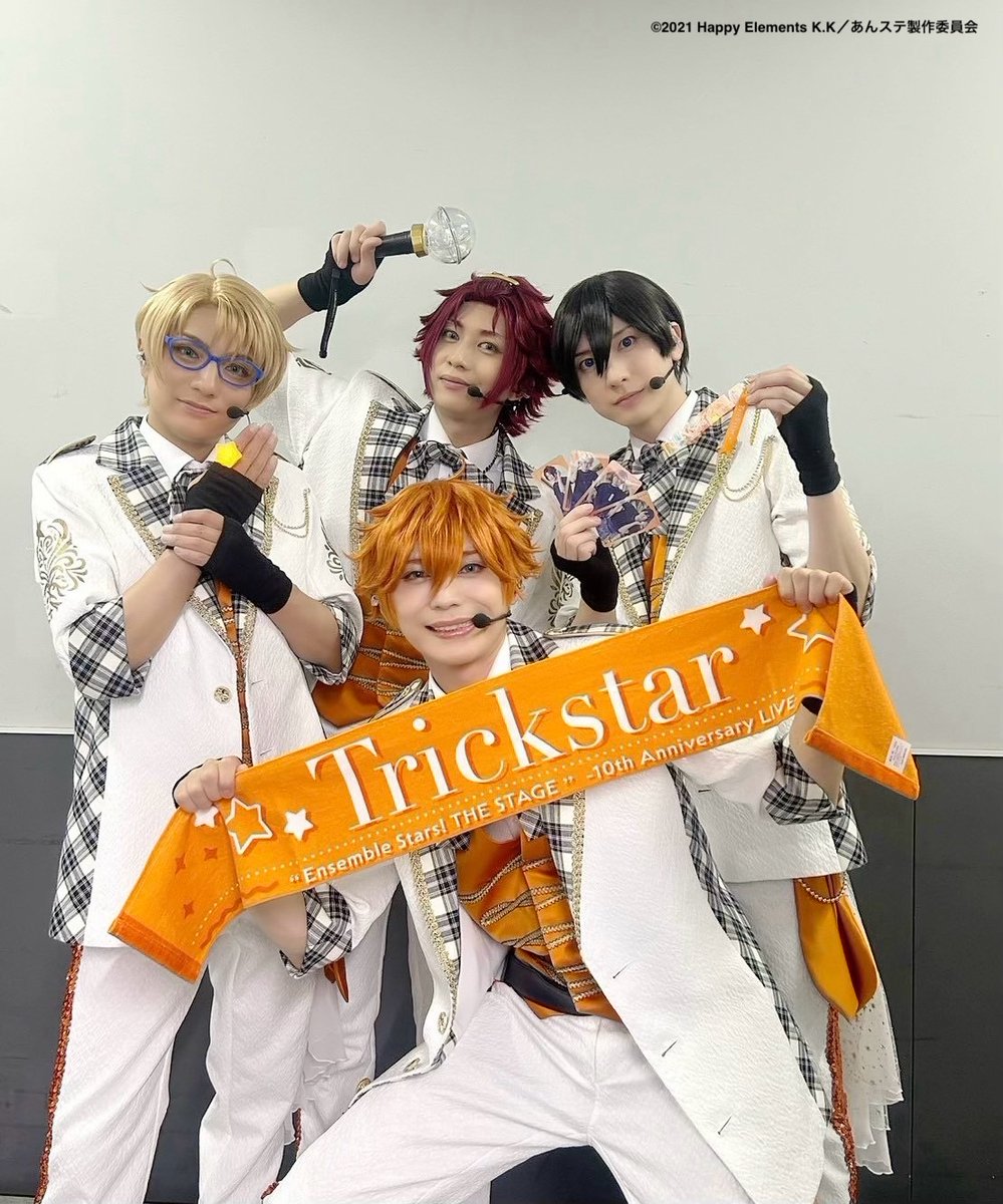 ensemble_stage's tweet photo. 🌟グッズ情報🌟
-10th Anniversary LIVE-
会場、通販、店舗にてグッズを販売中✨

本日の会場物販は15：00〜となりますので是非ご利用ください🛍️
※チケット有無で販売時間が異なります。

詳細は公式サイトをご確認ください✅
🔗https://t.co/xC5CSs7BNI

#あんステ https://t.co/L7xqzqVgyc
