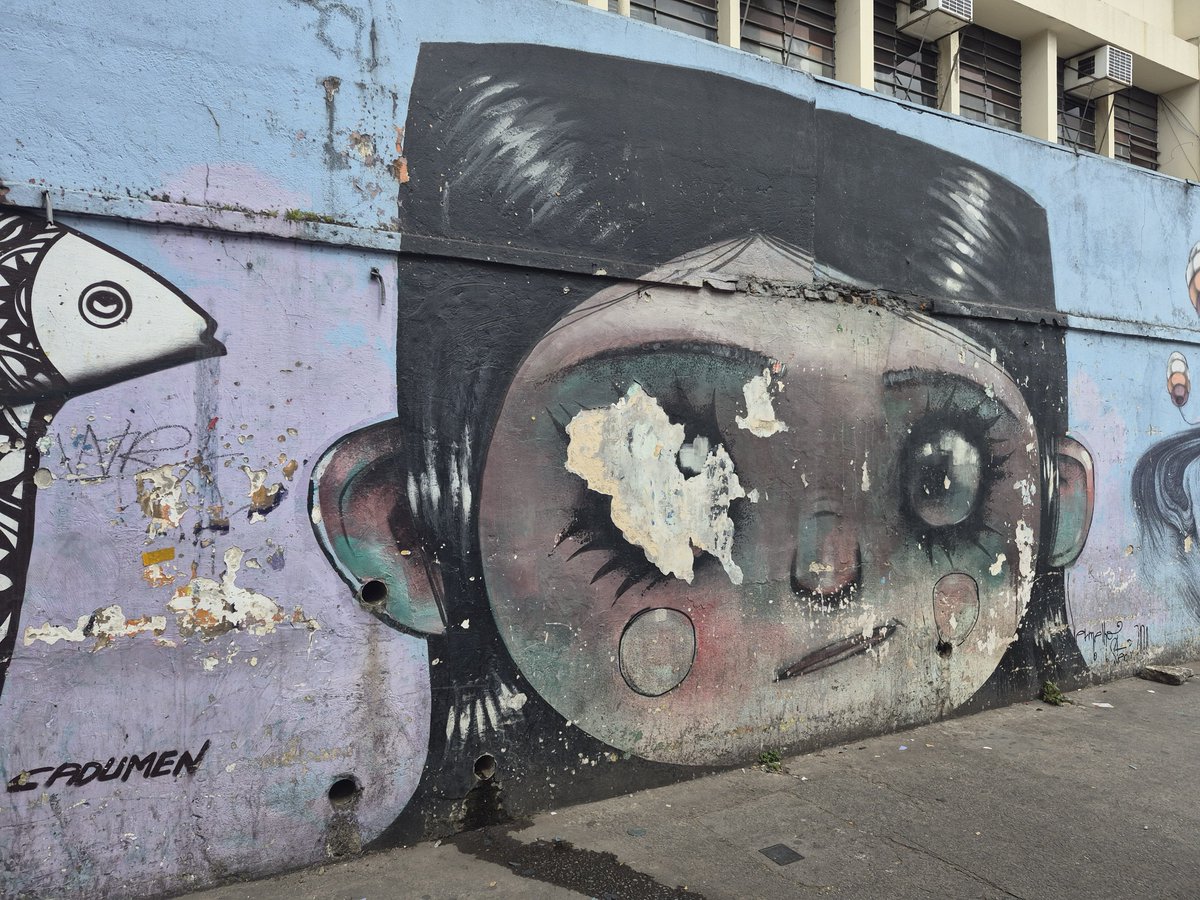 maddtsuki's tweet photo. Coisa mais linda esses grafites que encontrei dessa ultima vez que fui no Brás fazer compras <3 https://t.co/vOyACyozC3