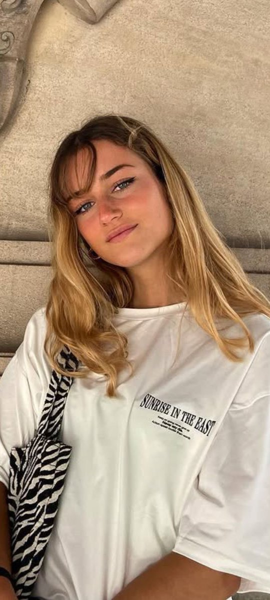 0wolfrye0's tweet photo. Anaïs Briche / Paris

https://t.co/Ja8pw4UlBd https://t.co/1yc8qXc0Kg