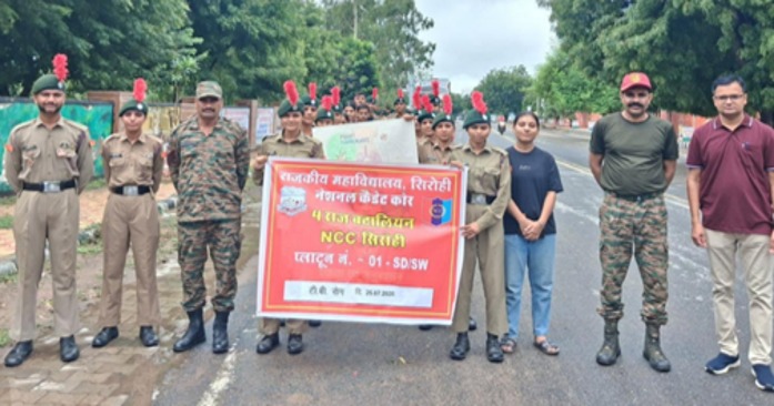 TbDivision's tweet photo. The cadets of the National Cadet Corps (NCC) are joining the #TBMuktBharat Abhiyaan as active advocates, taking the campaign to the last mile. Through rallies, street plays, posters,they are inspiring youth to become Ni-kshay Mitras &amp; promoting TB Mukt BharatApp for TB awareness. https://t.co/B51tT6byK1