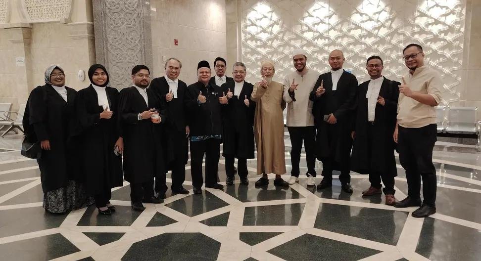 MALAYSIAPROBLM's tweet photo. ALHAMDULILAH 
MENANG DEKAT MAHKAMAH.
JANGAN TAKUT KALAU ADA ORANG CEROBOH TANAH KITA. TERUS BUAT REPORT DAN PROCEED DENGAN UNDANG-UNDANG.

TABIK SPRING DEKAT TAMIM DAN BARISAN PEGUAM. https://t.co/3Vm3ohYxH8
