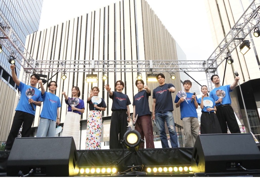 stagealivesuzu's tweet photo. 開幕カウントダウン！『キングダムⅡ-継承-』「開幕直前！総決起集会」レポートです！暑い熱い楽しいイベントに開幕が待たれます。間野真由美カメラマンのお写真と共に是非！https://t.co/YZiXsWrtQS https://t.co/vmucUz9Xc5