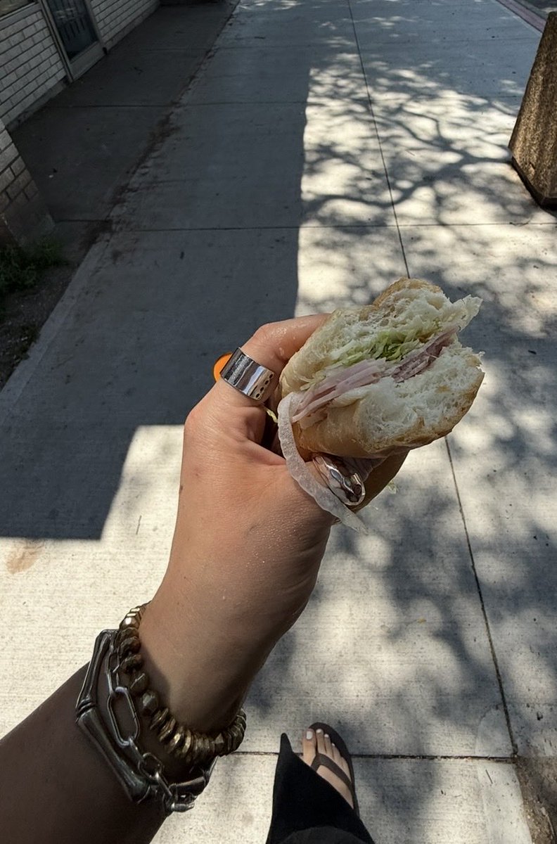 CleoB_Goddess's tweet photo. lunch today😝 https://t.co/zHWtNrRU4X
