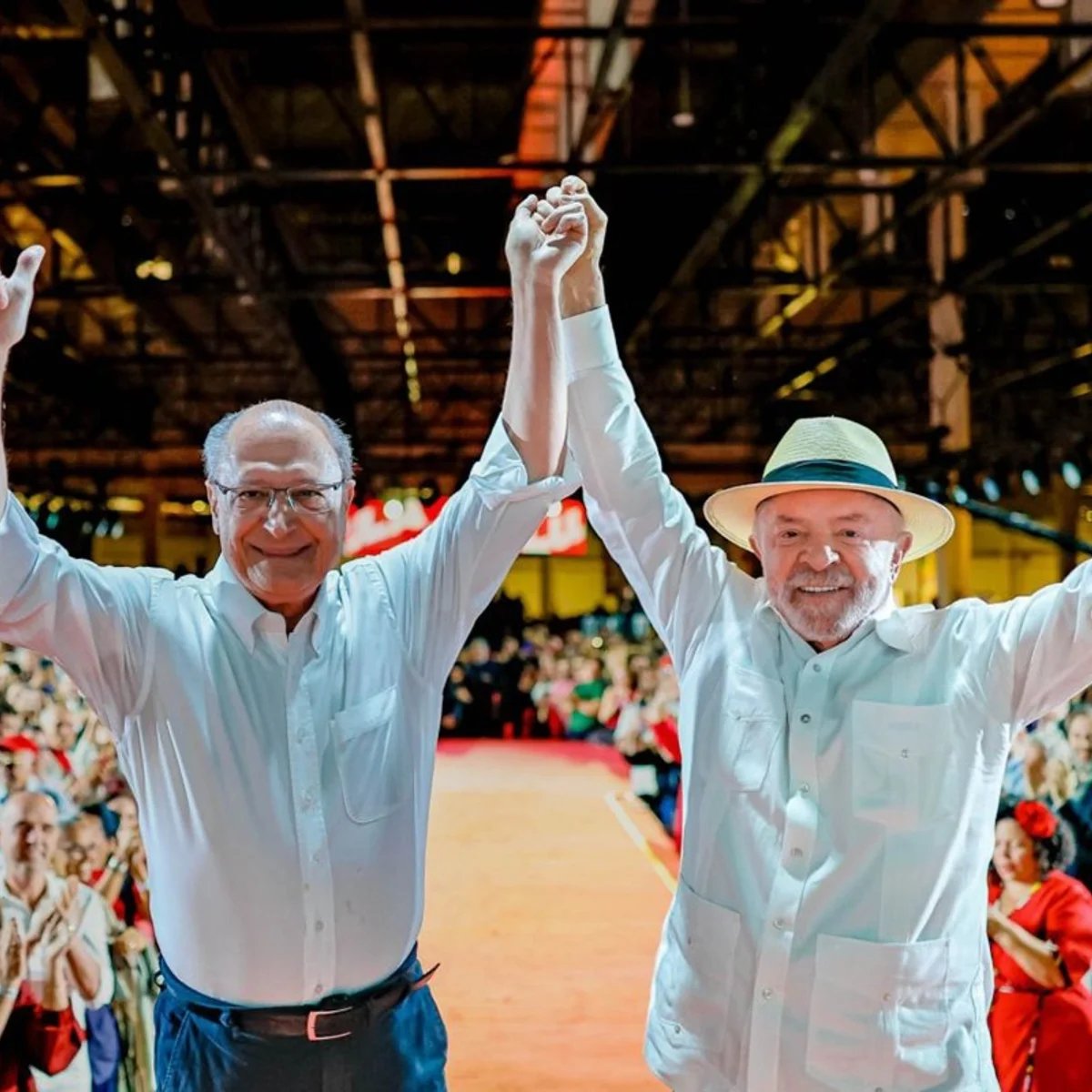 ProfAdelino_'s tweet photo. Pelo bem da humanidade! Reeleger @LulaOficial no primeiro turno seria um grande alívio para o Brasil e também para o mundo. 

Derrotar o extremismo de direita é a missão civilizatória mais urgente. https://t.co/brp1fzytaa