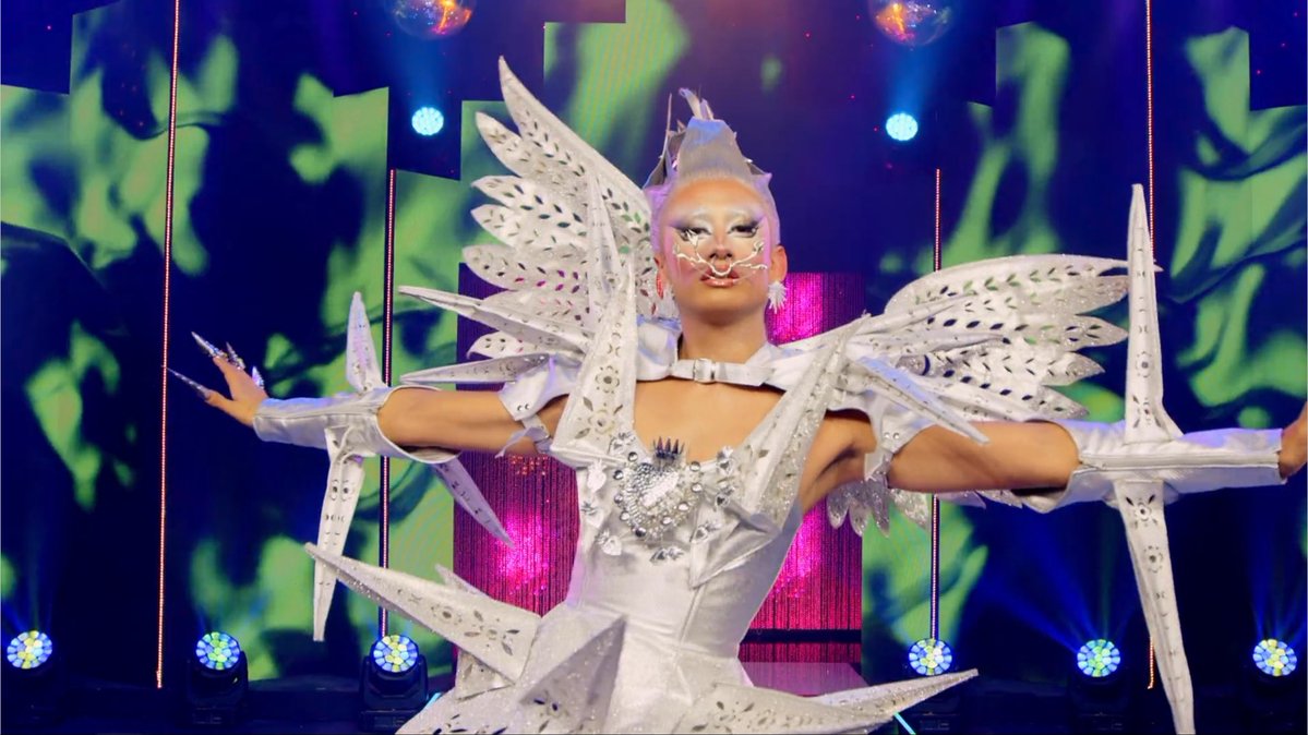 bunniesari's tweet photo. Matraka, that’s it, THATS THE TWEET #DragRaceMexico https://t.co/ndHsy3gL5l