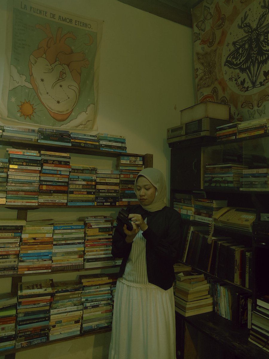 zelintrixie's tweet photo. jujur lebih butuh public space dengan fasilitas yg nyaman, perpustakaan umum dengan koleksi buku buku yg terawat. malah anggaran perpus dipotong😤 https://t.co/0biftr9lK0