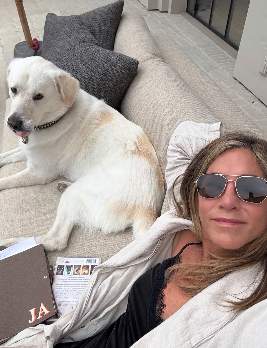 jenn1feraniston's tweet photo. Puppy love ❤️🐾 https://t.co/XHeGBzJvhl