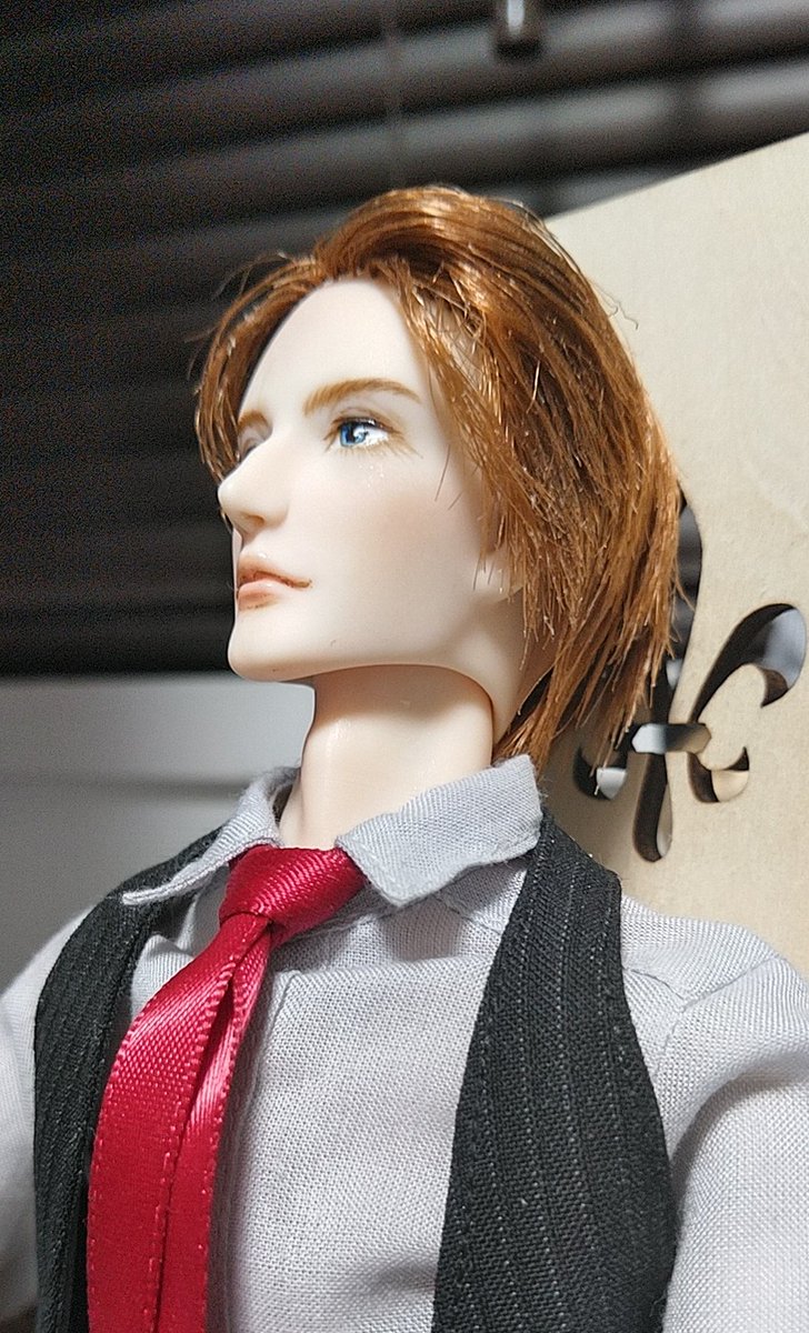 DollhouseAndy's tweet photo. こびとやさんがオビツ30の首長くなるパーツを通販してくださってますよー！
どの長さが良いか迷ってるひとは、見本をお預かりしていますので、アトリエで全サイズお試しいただけます👍
襟腰高めの服を着た時や、胸元がっつり開けた時の映え方が全然違います
⬅️01ヘッド＋6㎜　➡️03ヘッド＋4㎜ https://t.co/4TcW5XkhZe