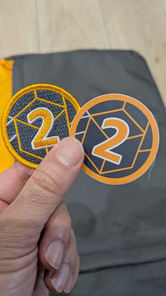 revsystem's tweet photo. 先週、AWS Community Buildersの2年目Swagが届いた。大きめバッグは実用的でありがたい。出張や旅行で使おう。 https://t.co/xnACybz9HA