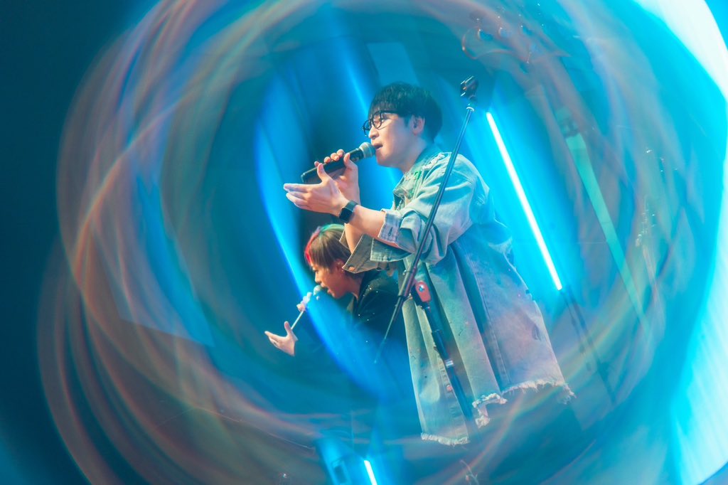 CalapaleAkihiro's tweet photo. 誕生日おめでとう！僕！
43歳になりました！

自分の誕生日に意識が向くよりも、全力で仕事に向かっている8/7です。
なんて幸せなことだろうと思わずにはいられません🥹✨
相方に、スタッフに、両親や友達、
そして出逢ってくれたあなたに、
感謝をおくります。
本当に、ありがとうございます！

心にも身体にもビタミン摂って、
今日からまた全力で音楽していきます！

これからもよろしくお願いします💚