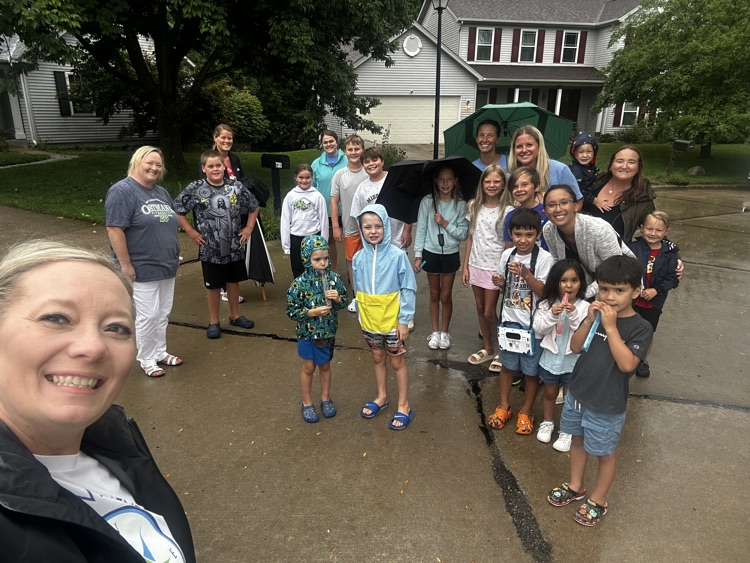 ZumOstmann's tweet photo. Despite the rain, Principal Pop-Ups brought the sunshine! Thanks to all who joined us today to meet the Admin team and share the excitement of getting ready to head back to school! https://t.co/tDbP8AikmH