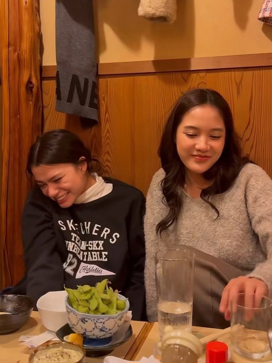 drfever21's tweet photo. I want FreenBecky levels of romance or I don’t want it. https://t.co/xQcsnz53pv
