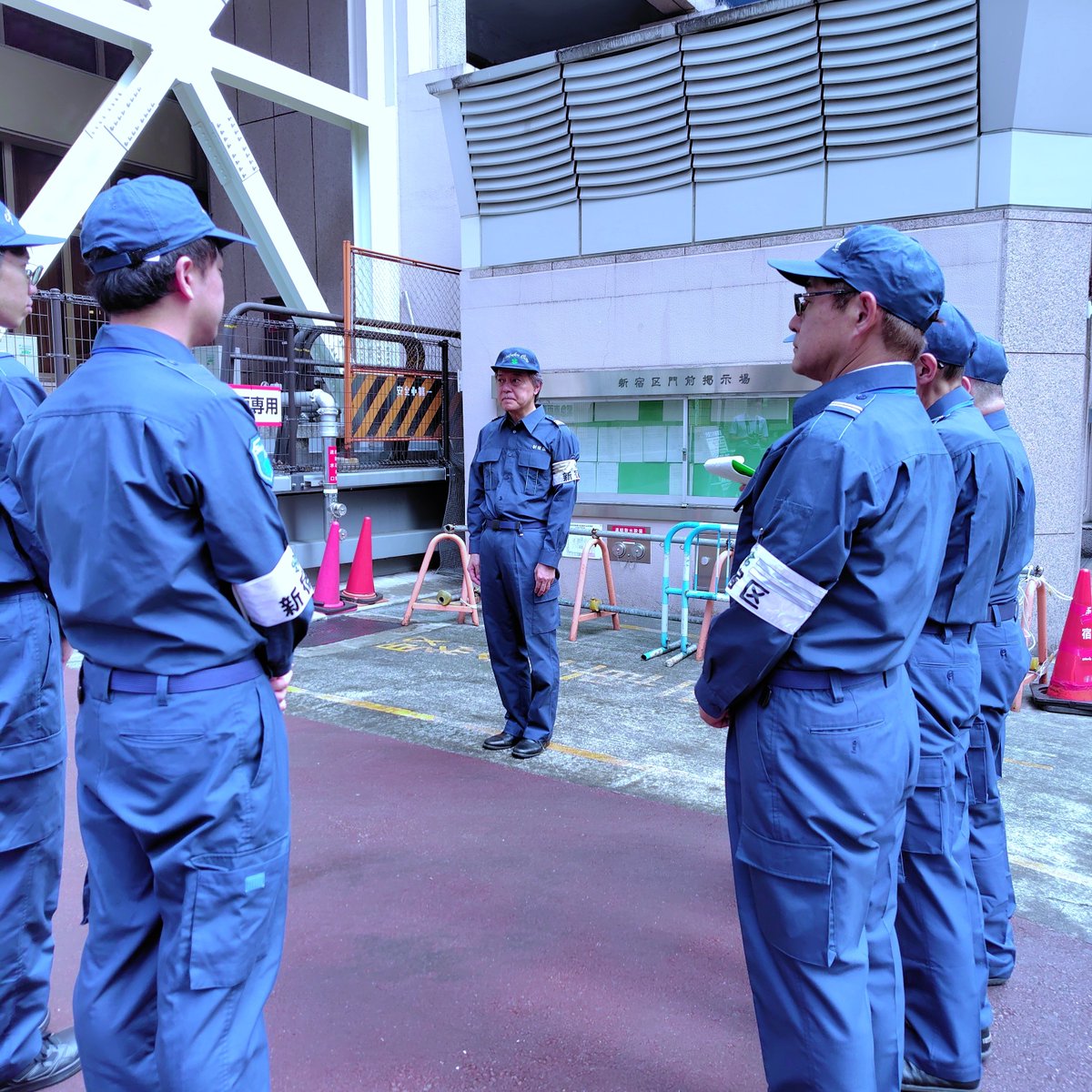 yoshizumi_ken's tweet photo. #令和８年熊本大地震
熊本市との調整を受けて新宿区からの支援物資を #東京都トラック協会 新宿支部のご協力で発送いたしました

今日の分は船便に、明日の分は陸上から移送して日曜日に指定の場所にお届けします

#被災地支援 #新宿区 #熊本市 https://t.co/LQ8kh934eL