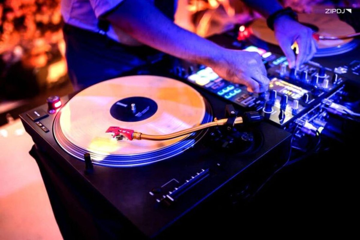 hillsfmkabale's tweet photo. It's Freak Friday, and the energy is unmatched!
Join us for the GoodVybs in #hillsfmbwashesha with #isaiahmcee, #vandagras, and #therealuncle bringing you nothing but great entertainment.
Tune in and let us know—where are you listening from?
#breakfastinthehills https://t.co/6y4jNvrMg5
