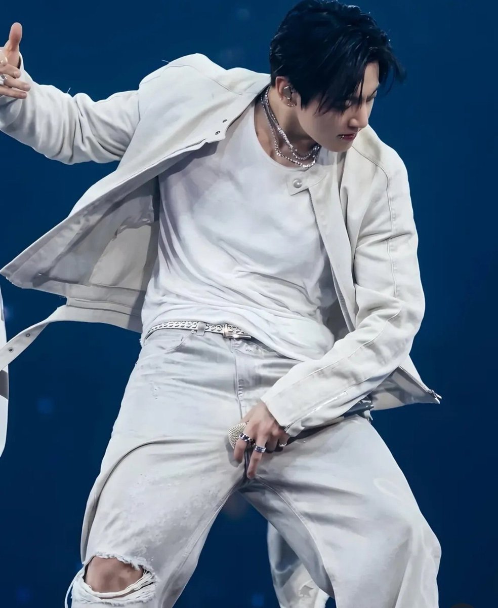 Jungkoo_gukkk97's tweet photo. https://t.co/5dXF8gLzAD