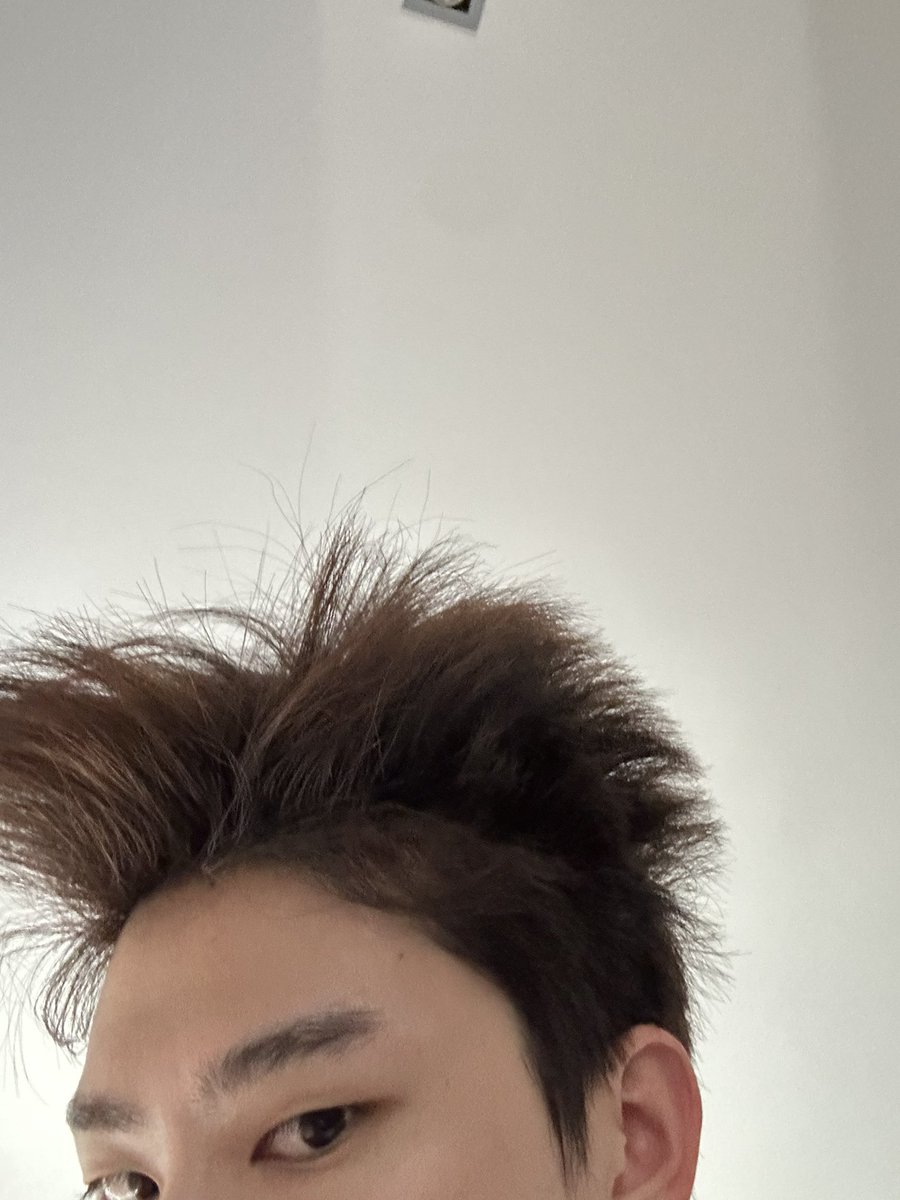 thaichayanon's tweet photo. Bedhead hairstyle https://t.co/nH3TLXfusc