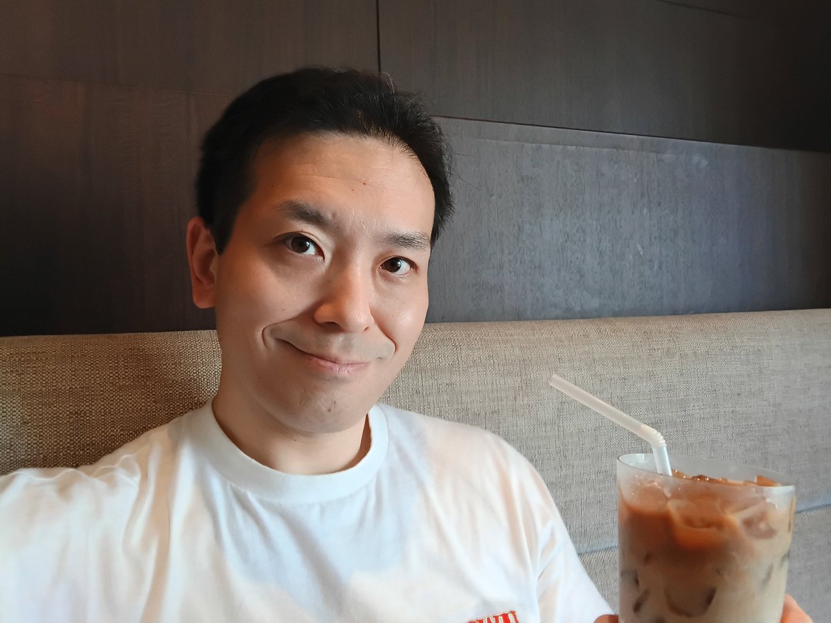 DarthMomota's tweet photo. 本日の読書は岩波文庫から復刊された｢棠陰比事｣。

たくさんの人と交わることや夜のギラギラした世界に興味を感じない自分にとって、本とゲーム、それに1杯のカフェラテがあれば、人生はそれで十分なのです。

世界は十人十色、陰キャな自分が大好きであり、陰キャであることを誇りに思っています。 https://t.co/qPbdB1gDot