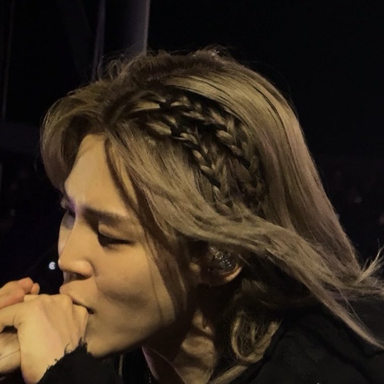 jimingcfs's tweet photo. the braids on each side looking like a headband + the black ribbons on them, this is by far jimin’s prettiest hairstyle ever https://t.co/MwbO6tzh1B