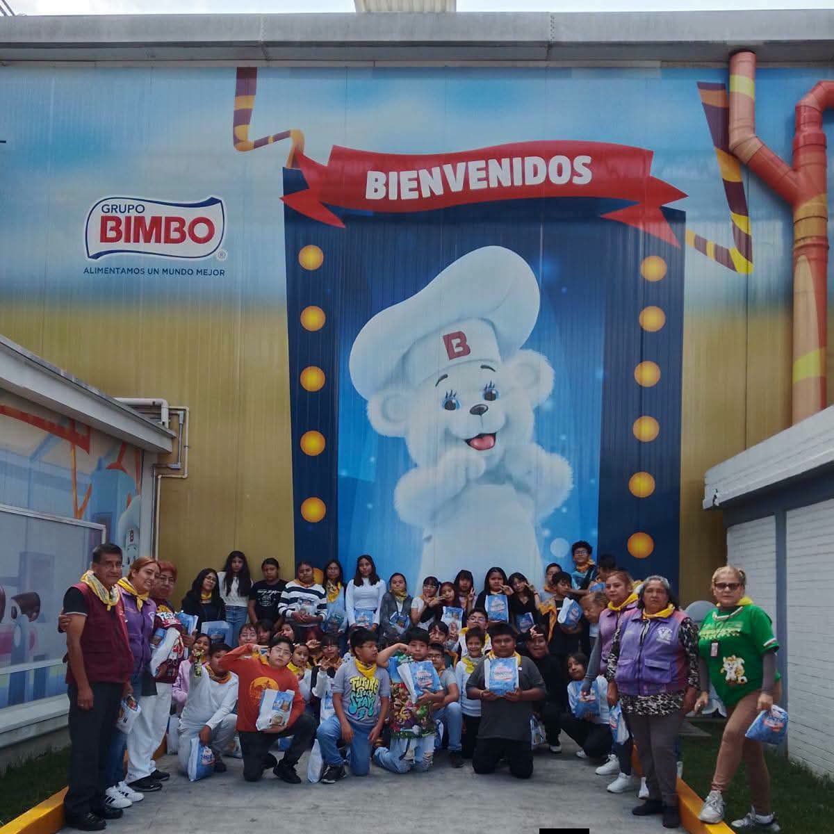 evelyn_parraA's tweet photo. ¡Aprender también es una aventura! 🍞✨

Las niñas y los niños del #CursoDeVerano2026 del Parque Aguascalientes disfrutaron de una gran visita a la fábrica de Bimbo, donde conocieron cómo se elabora uno de los productos favoritos de las familias mexicanas.

¡Seguimos creando experiencias que dejan huella! 💙

#TerritorialMorelos #VCarranza #LaEnergíaQueTransforma