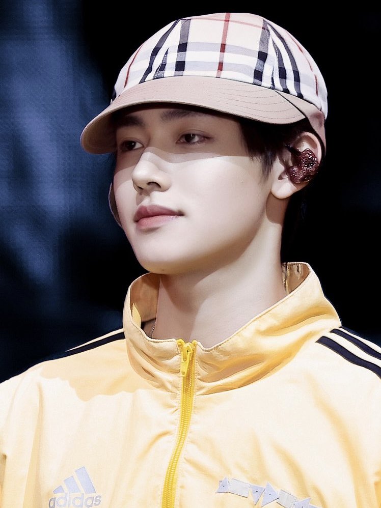 acaijoahae's tweet photo. it’s just like                            for the first
seeing him                             time again https://t.co/Q8jVqRJnUJ