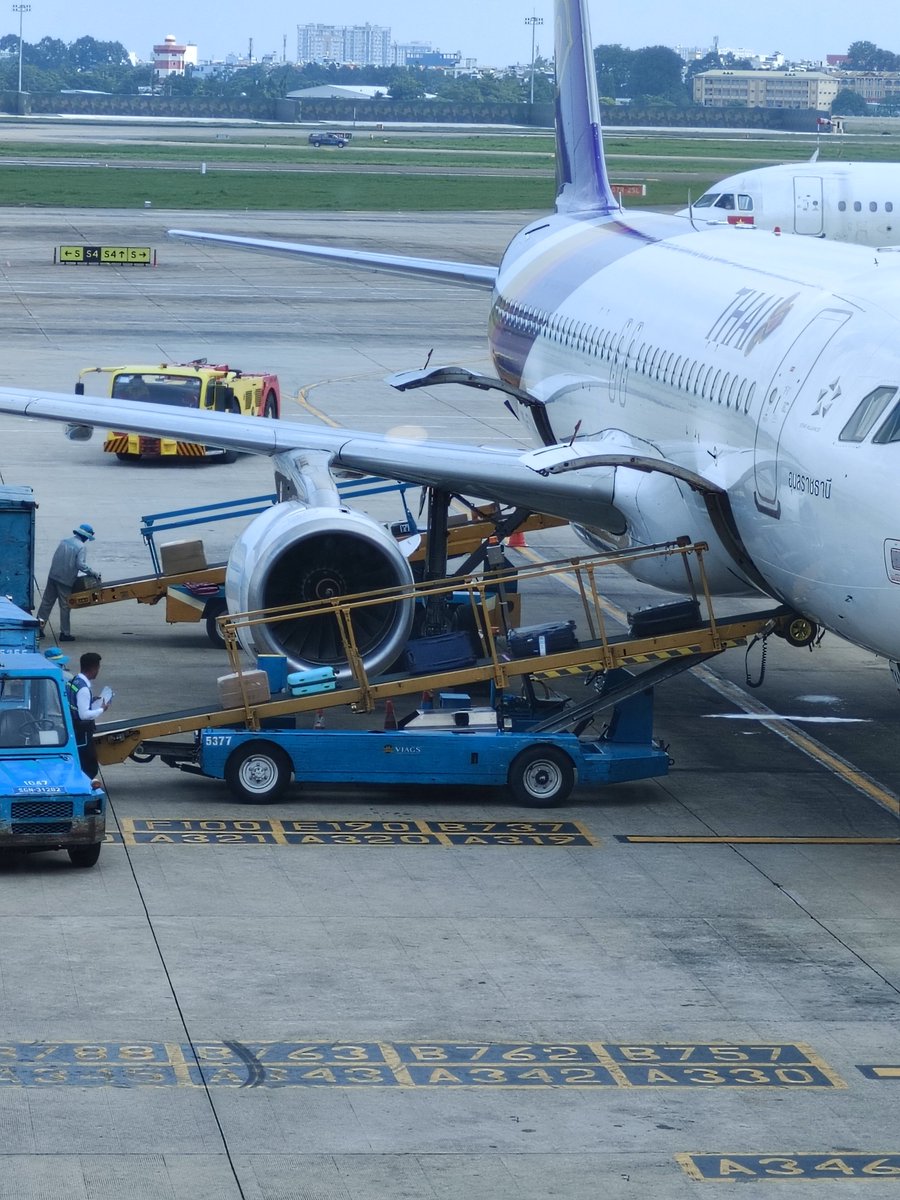 Burnie_dark's tweet photo. 相変わらずSilentでDelayするSGN空港😅
出発時刻5分前でもまだ到着時の荷物が出てきてるw
その割にVietJetは定刻っぽい… https://t.co/LFYutn9XBq