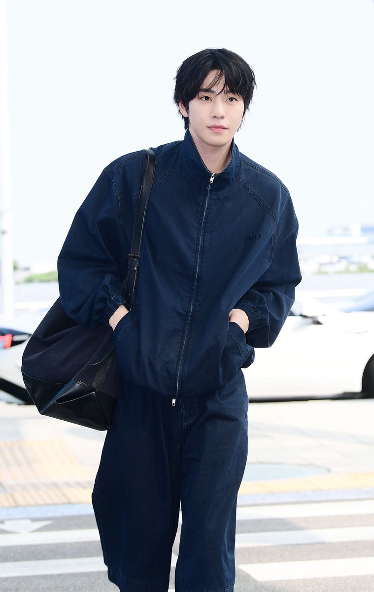 ThePresent_X's tweet photo. [#안효섭] AHN HYO SEOP × juun.j
안효섭 배우가 브랜드 준지(JUUN.J)의 글로벌 앰버서더로서 중국 베이징에서 ‘베이징 싼리툰 타이쿠리 신규 매장 오프닝 행사’에 참석합니다.
✨

📅 2026. 08. 07. (금) 오후 12:00 (CST)
📍 Sanlitun Taikoo Li, Beijing

#AHNHYOSEOP
#JUUNJ #준지 https://t.co/lzq1XY42Rq