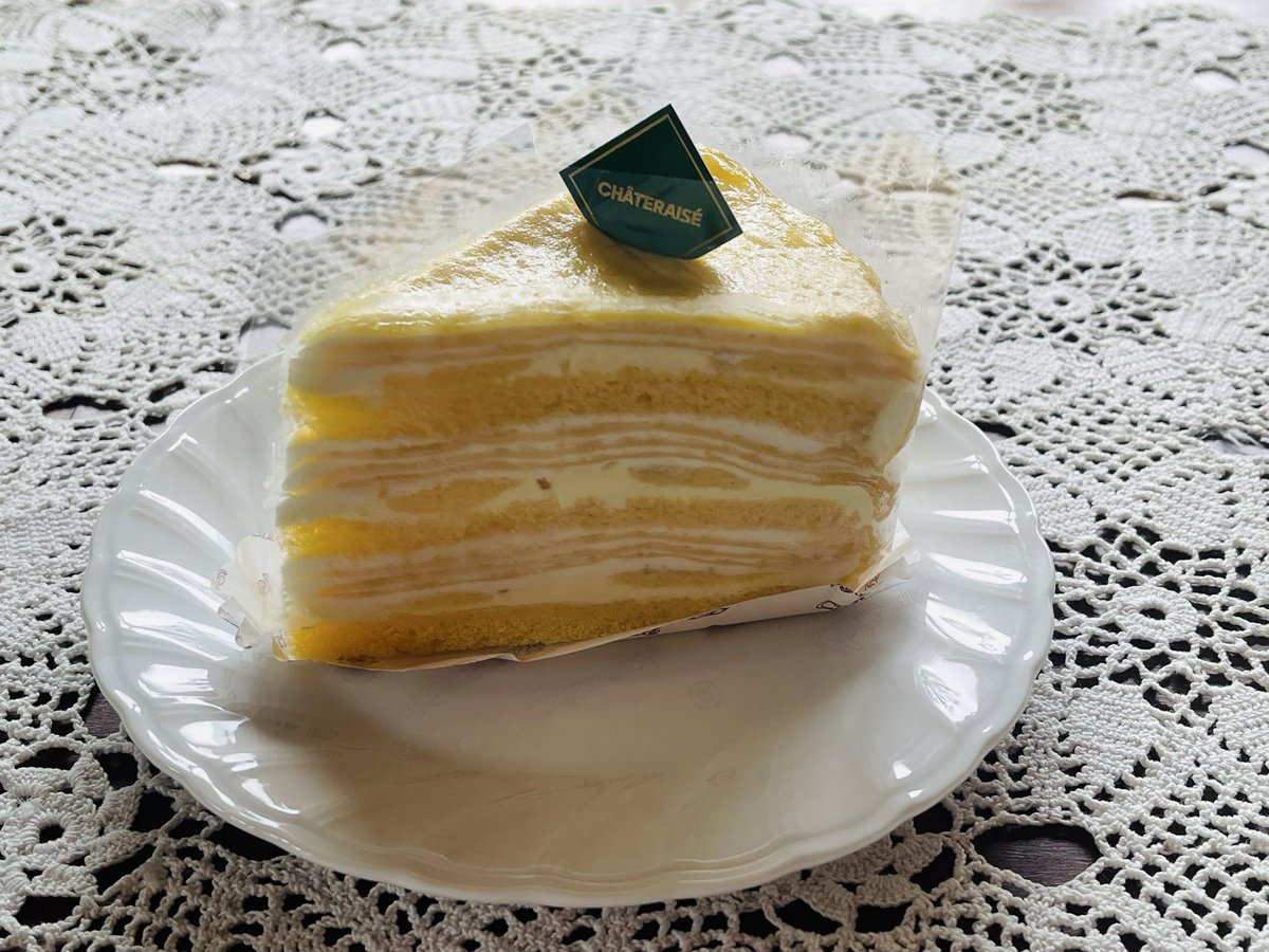 Joelle_official's tweet photo. 🍋Joelleさんの最近のお気に入り

レモンが大好きなJoelleさんが、一度食べてすっかりハマってしまったのが…

シャトレーゼの「瀬戸内レモンとはちみつのクレープケーキ」🍰

「本当に美味しいよ！」と聞いて、私も早速食べてみました😊

瀬戸内レモンの爽やかな酸味と、はちみつのやさしい甘さが絶妙で、一度食べるとまた食べたくなる美味しさでした���💛

季節限定とのことなので、気になる方はぜひお早めに✨

🍋Joelleさんにおすすめのレモン味のお菓子があったら、ぜひコメントで教えてください😊