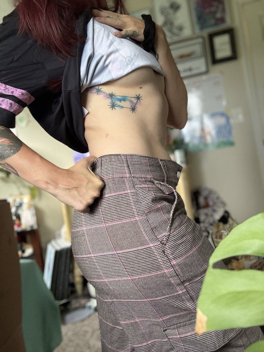 EveLuv422's tweet photo. #goddesseve #mombod #slim #petite #ribtattoo #tattoos #abs #fit #fitmom #goodnight #goodnightX #goodnightXfam #goodnighttwitter #eatyourheartout #thirstythursday https://t.co/WpJQiqJtK6