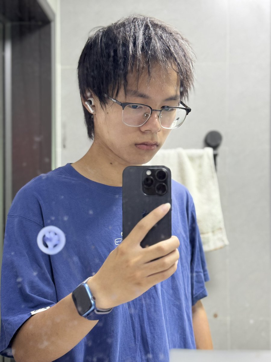 Asutaka258's tweet photo. 去理发店烫了个头 https://t.co/EuO62XUUuE