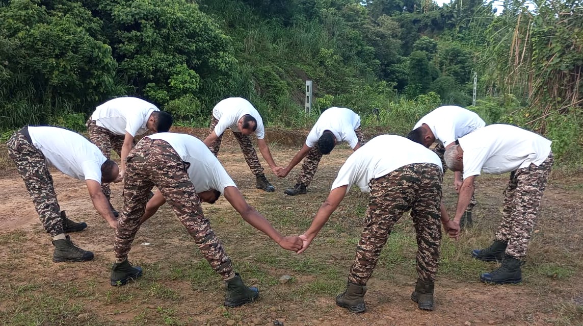 2Diphu's tweet photo. A glimpse into the morning routine of 20 Bn CRPF—where physical endurance meets mental resilience through daily workouts and yoga. 🧘♂️💪
#CRPF #FitJawansFitIndia #MorningWorkout #20Bn #HeroesInCamouflage #IndiaFirst https://t.co/EJqkeR0fGJ