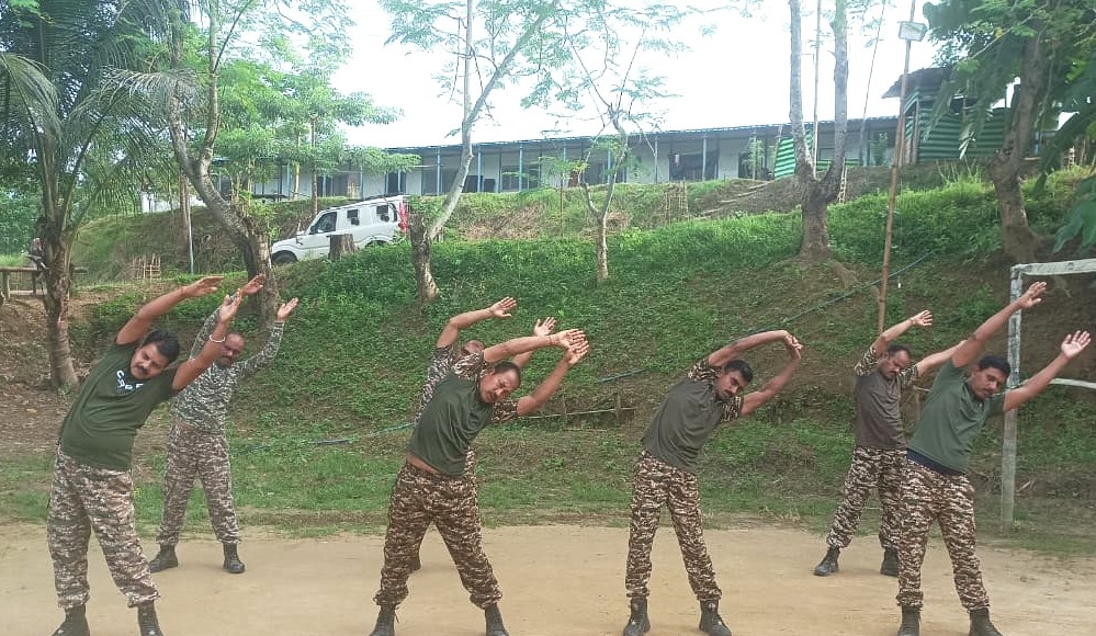 2Diphu's tweet photo. A glimpse into the morning routine of 20 Bn CRPF—where physical endurance meets mental resilience through daily workouts and yoga. 🧘♂️💪
#CRPF #FitJawansFitIndia #MorningWorkout #20Bn #HeroesInCamouflage #IndiaFirst https://t.co/EJqkeR0fGJ