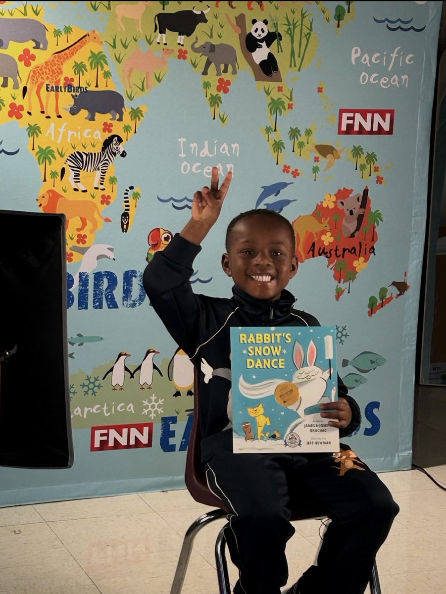 LiesbethNatasha's tweet photo. Every book opens the door to a new adventure. Watching our scholars fall in love with reading is one of the best parts of the job. 📚💙💛
#FPCSWD
#FriendshipJourneyto30
#OneFriendship
#AspireMore
@FPCS_Woodridge
@FriendshipPCS https://t.co/KVZo4xkdA4