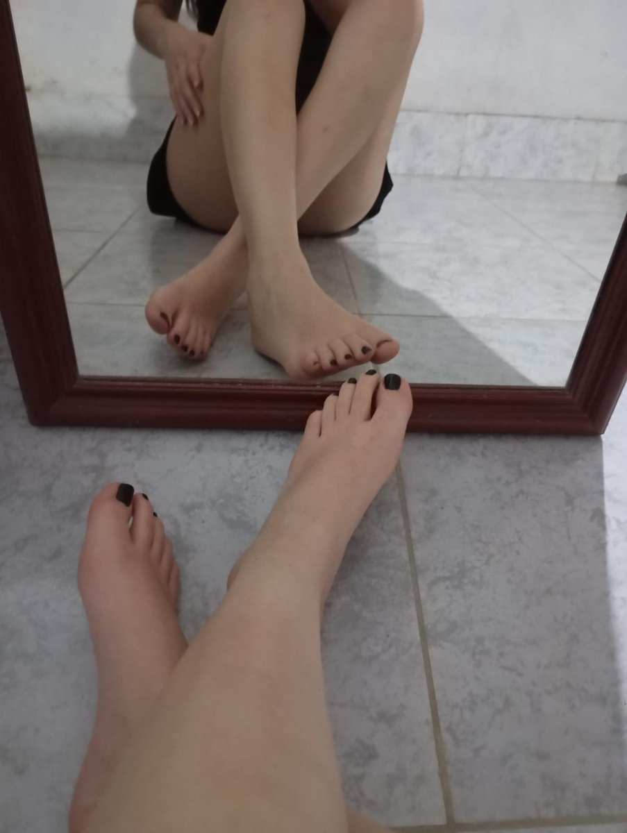 nazarafeet's tweet photo. Hi, I'm online! :D
#feet #feetworshi̇p #feetfetısh #feetِ
#Pies #patas #patitas #soles #suela https://t.co/RNAFgVhhNT