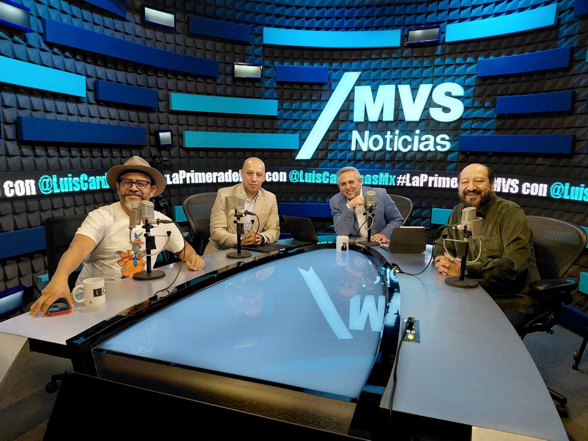 MoneroKemchs's tweet photo. Hoy en el noticiero de @LuisCardenasMx junto a @alarcondibujos y @obititlan por @MVSNoticias con el tema la censura en los medios en épocas de la 4T. https://t.co/Fo8AkNQkeb