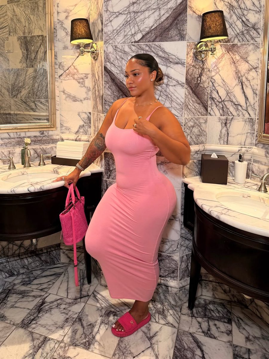 Tokyo___tea's tweet photo. The sexiest 😩😋 https://t.co/pDUZFLiQ9d